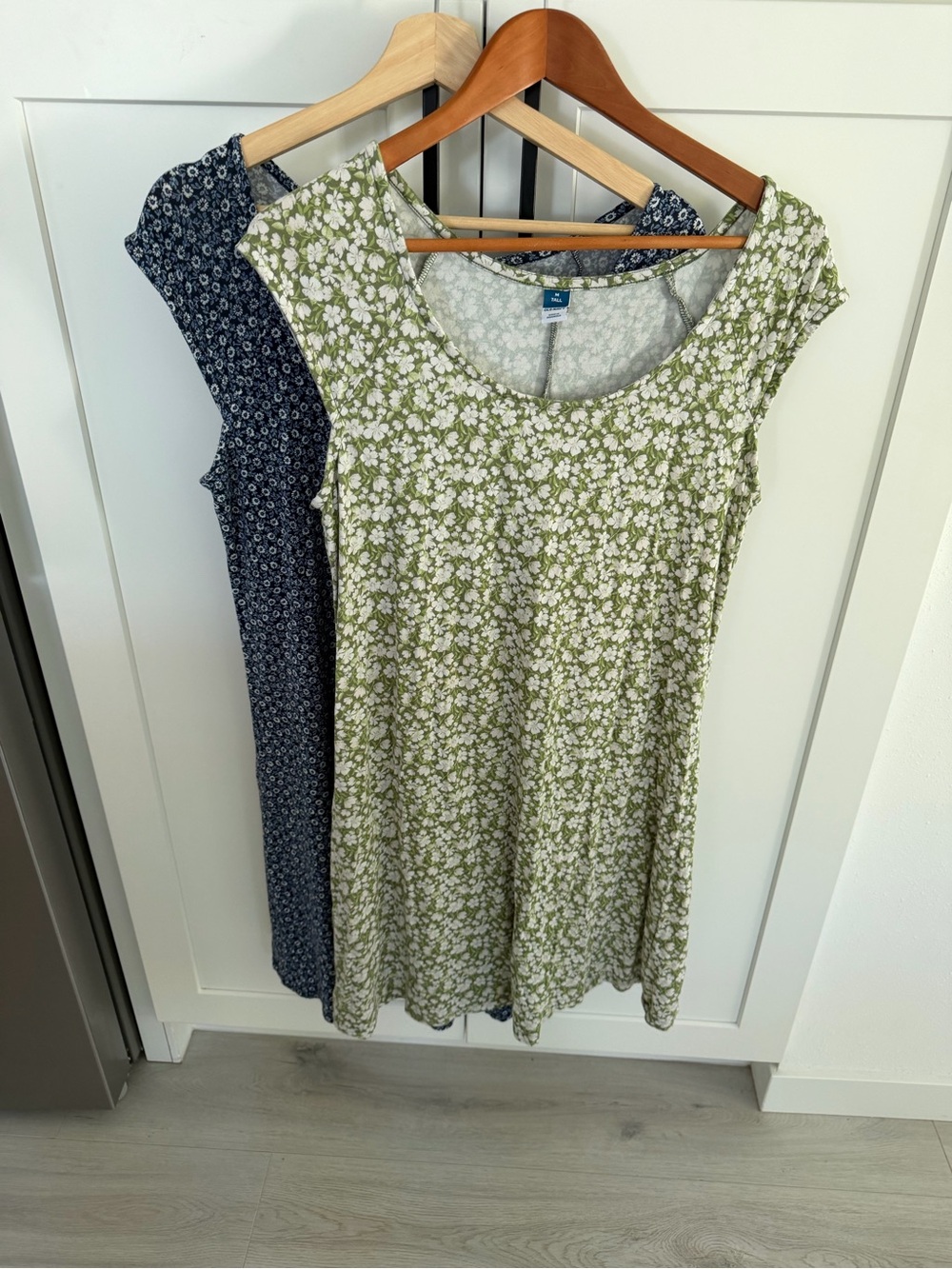 Old Navy Floral Knee length dresses bundle